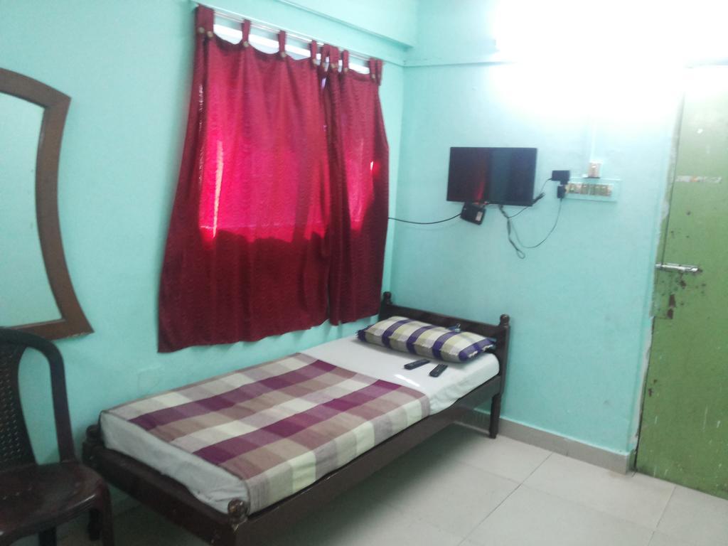 The White House Residency Hotel Chennai Bagian luar foto