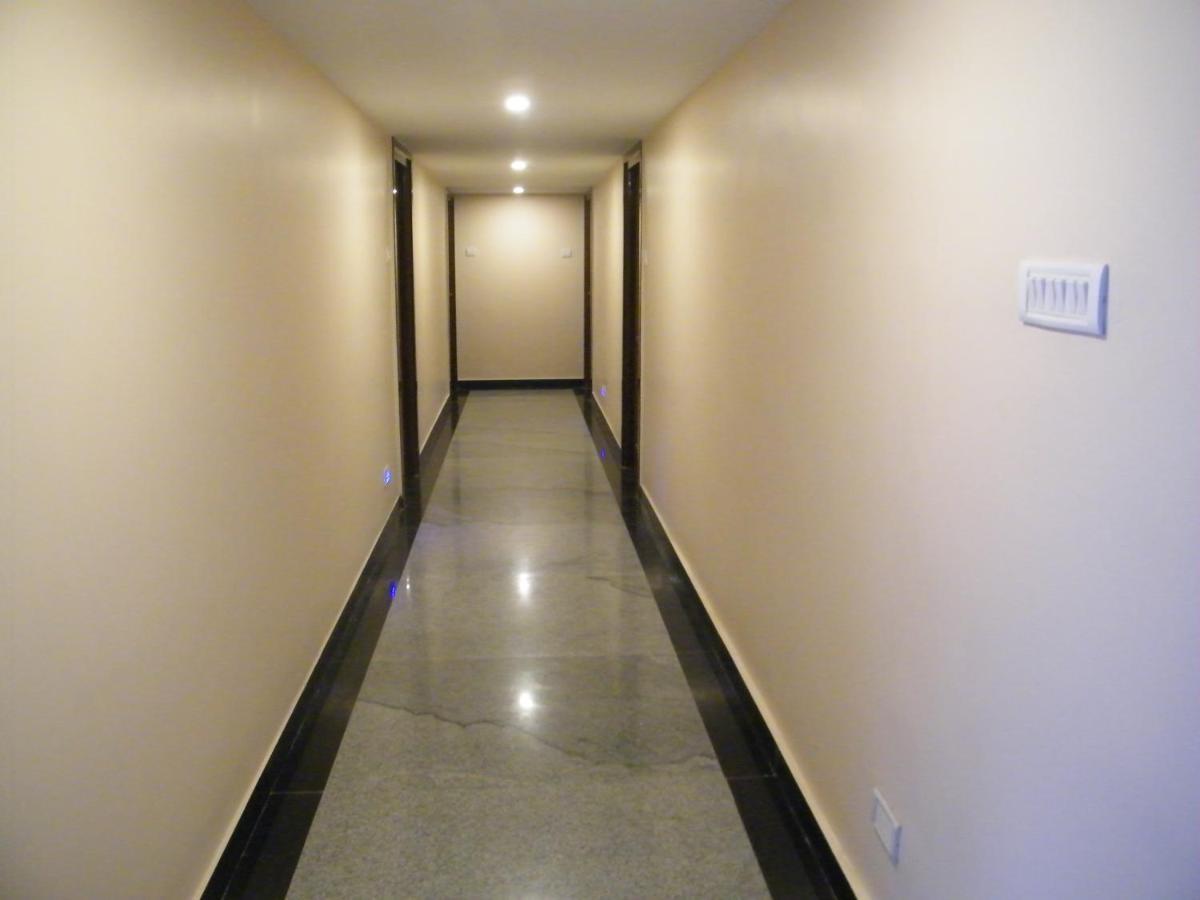 The White House Residency Hotel Chennai Bagian luar foto