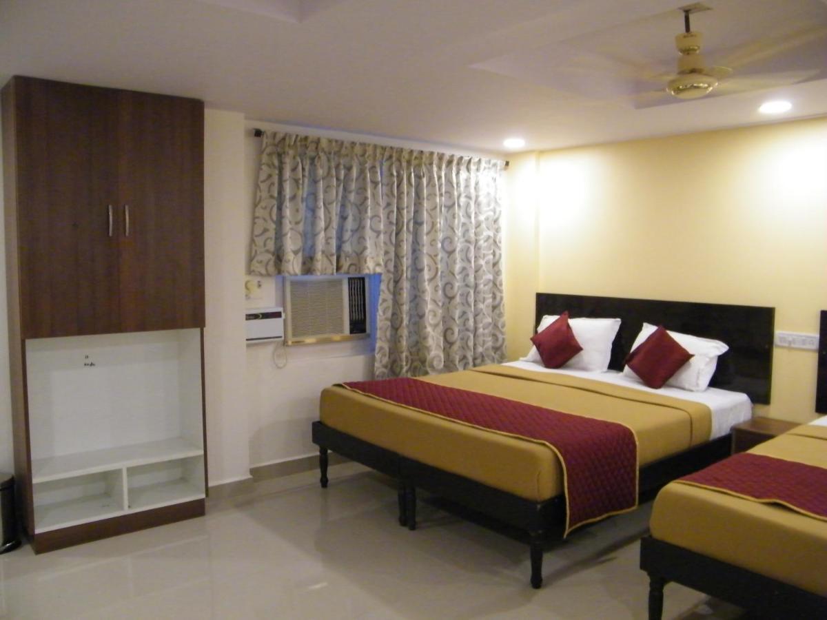 The White House Residency Hotel Chennai Bagian luar foto