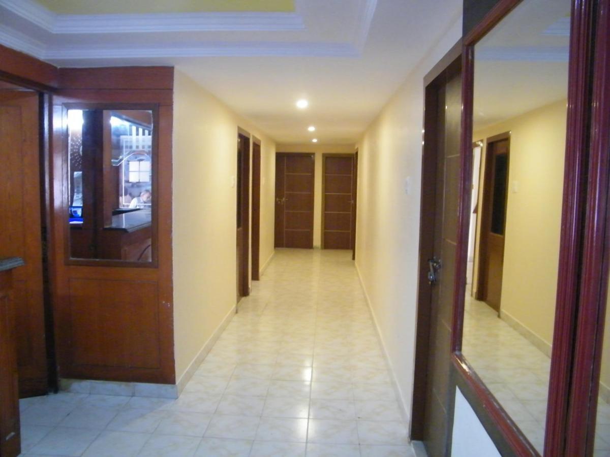 The White House Residency Hotel Chennai Bagian luar foto